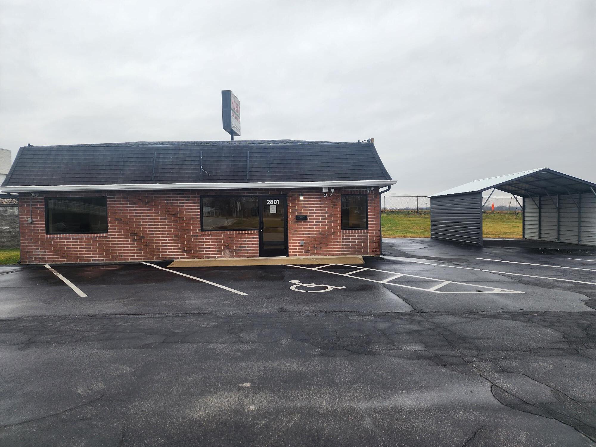 2801 W Clay St, Saint Charles, MO for lease Building Photo- Image 1 of 10