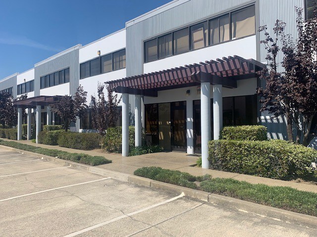 1731 Adrian Rd, Burlingame, CA à louer - Photo principale - Image 2 de 11