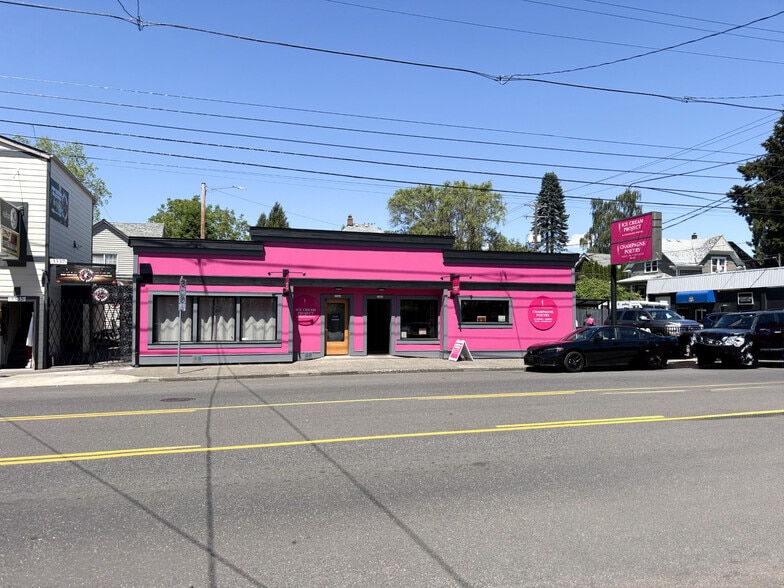 3341-3343 SE Hawthorne Blvd, Portland, OR for sale - Building Photo - Image 1 of 25
