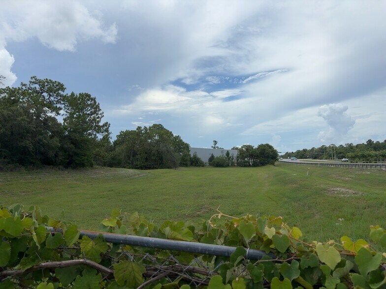 9514-9516 Eden Ave, Hudson, FL à vendre - Photo du bâtiment - Image 2 de 17