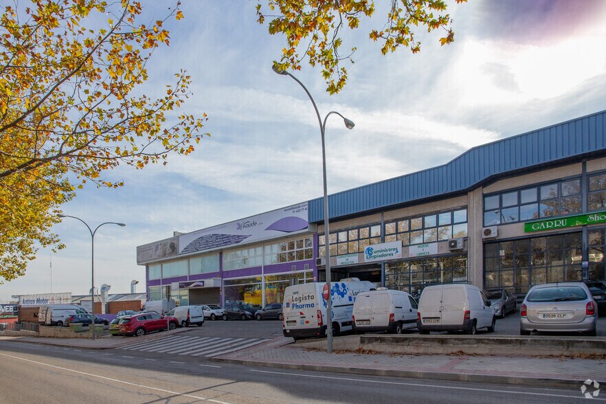 Industrial in Fuenlabrada, Madrid for lease - Building Photo - Image 3 of 4