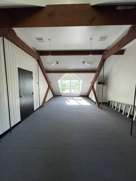 5138 Shelburne Rd, Shelburne, VT à vendre - Photo du bâtiment - Image 3 de 19