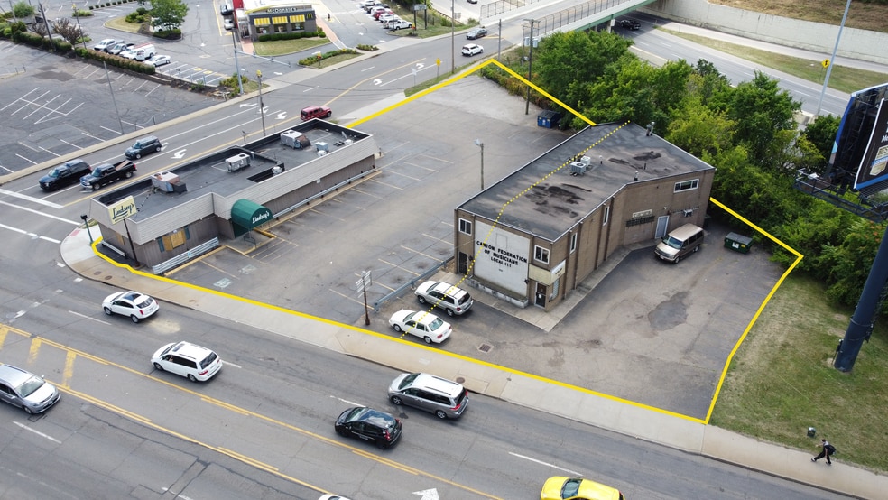 1900 Tuscarawas St W, Canton, OH for lease - Building Photo - Image 3 of 9