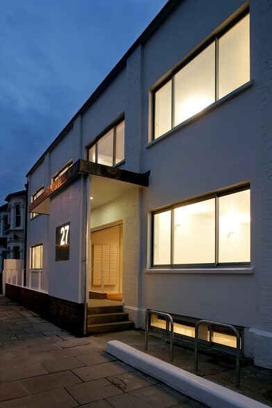 27 Ackmar Rd, Londres à louer - Photo du bâtiment - Image 2 de 3