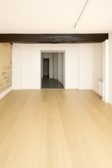 6 Rue Du Grenier Saint-Lazare, Paris for lease - Interior Photo - Image 2 of 5