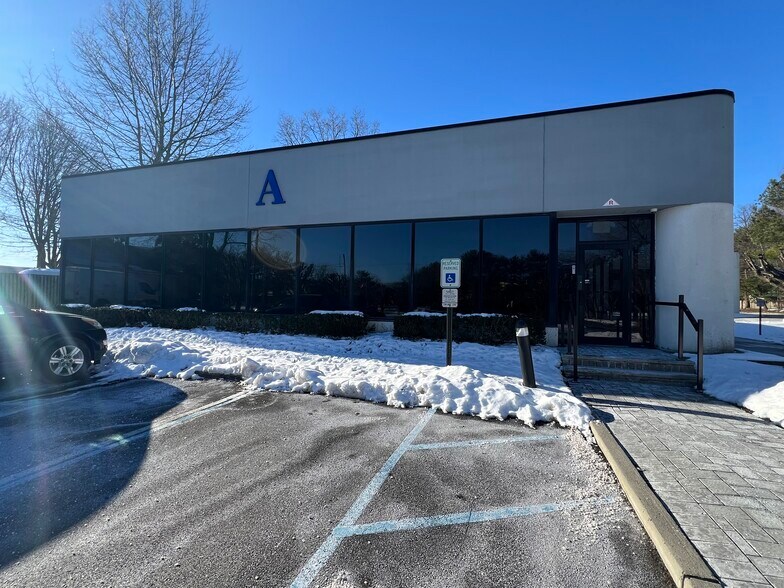 107 Monmouth Rd, West Long Branch, NJ à louer - Photo du bâtiment - Image 2 de 18