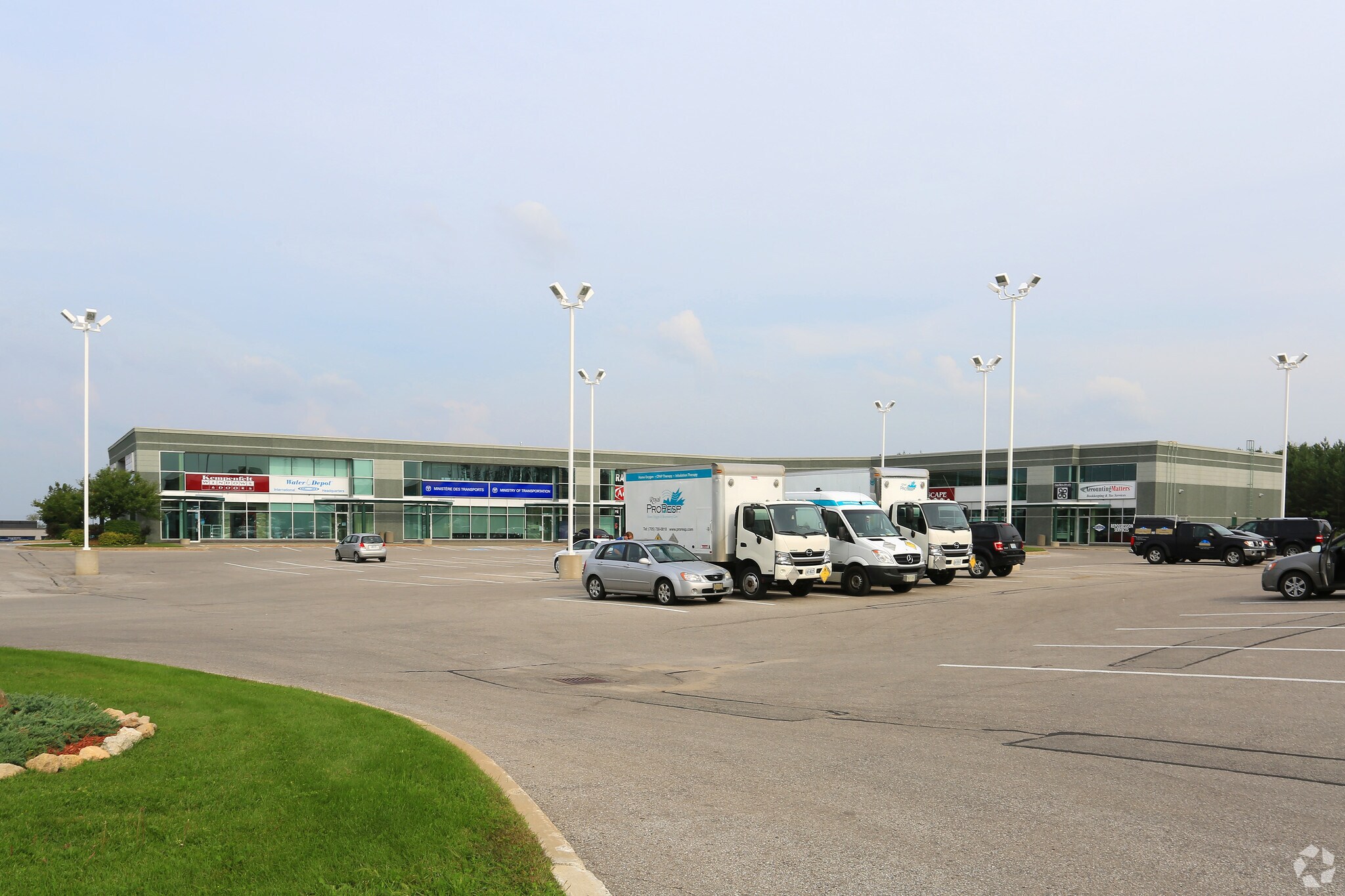 92 Commerce Park Dr, Barrie, ON for sale Primary Photo- Image 1 of 1