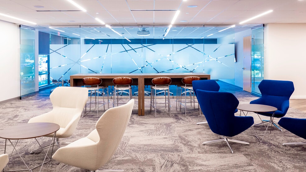 2300 Corporate Park Dr, Herndon, VA for lease - Interior Photo - Image 3 of 7