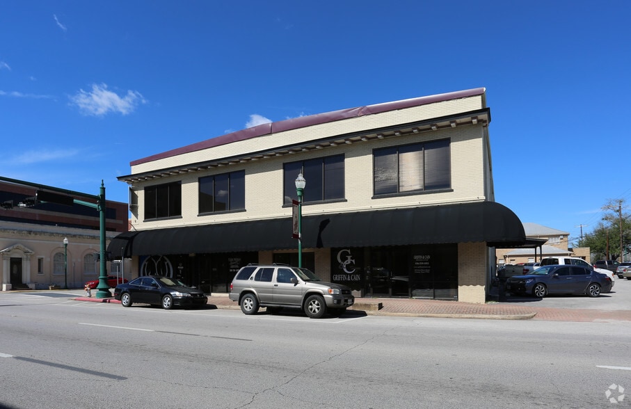 122 Davis St, Conroe, TX for sale - Building Photo - Image 2 of 5