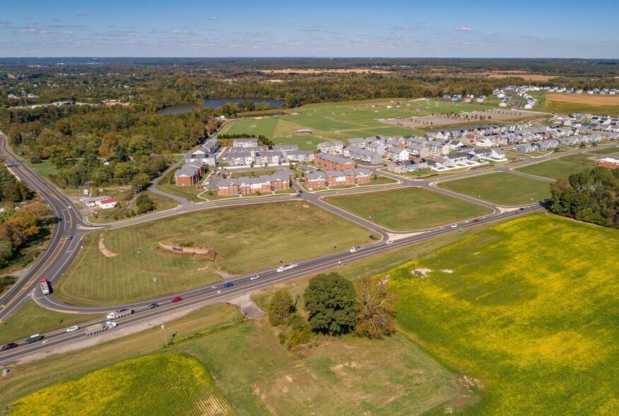 2000 New Post Blvd, Fredericksburg, VA à vendre - Photo du bâtiment - Image 2 de 4