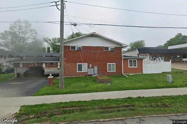 Plus de détails pour 1210 A Ave E, Oskaloosa, IA - Services hôteliers à vendre