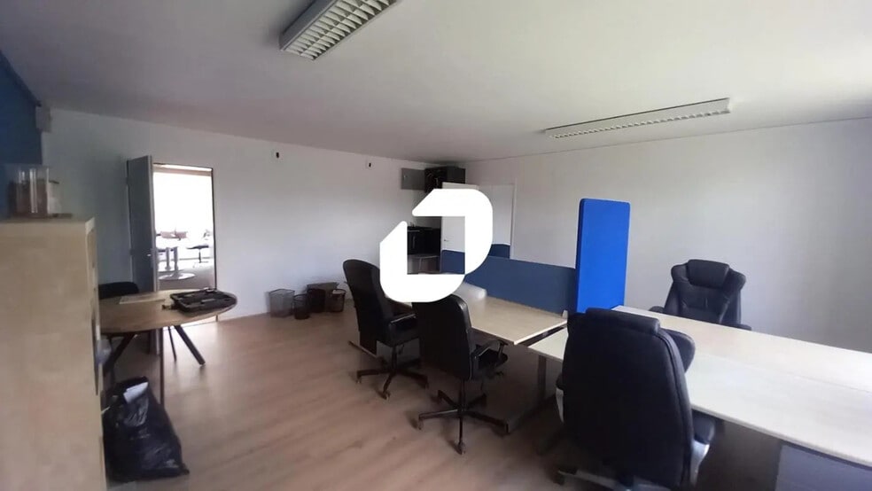 Office in VILLENEUVE-D'ASCQ for lease - Interior Photo - Image 1 of 8