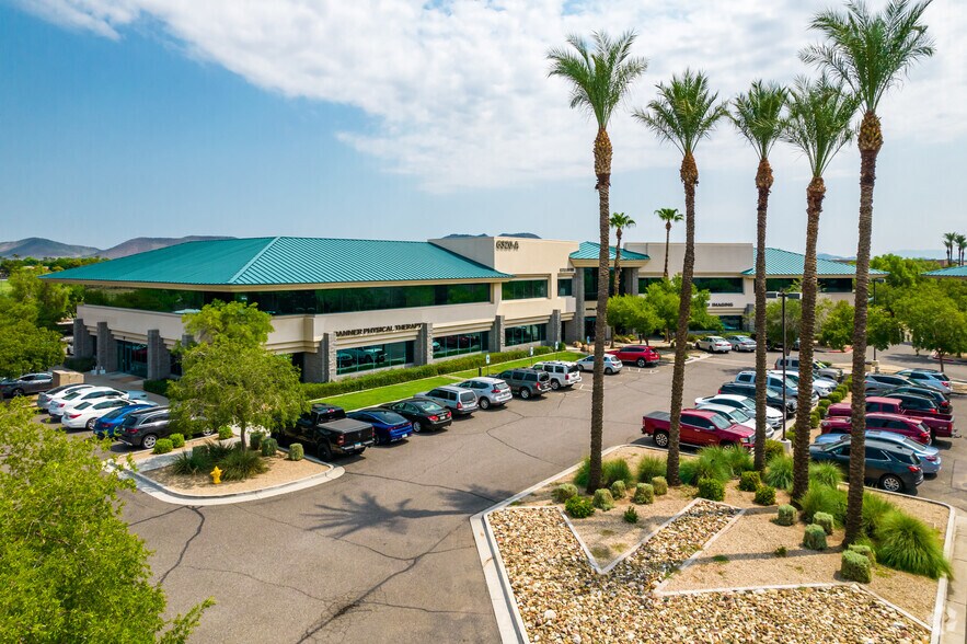 6320 W Union Hills Dr, Glendale, AZ à louer - Photo du bâtiment - Image 2 de 20