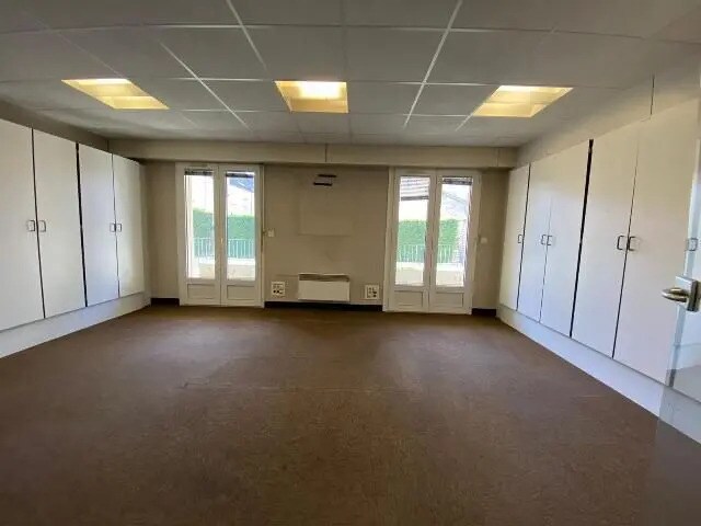 Office in Melun for sale - Interior Photo - Image 2 of 8