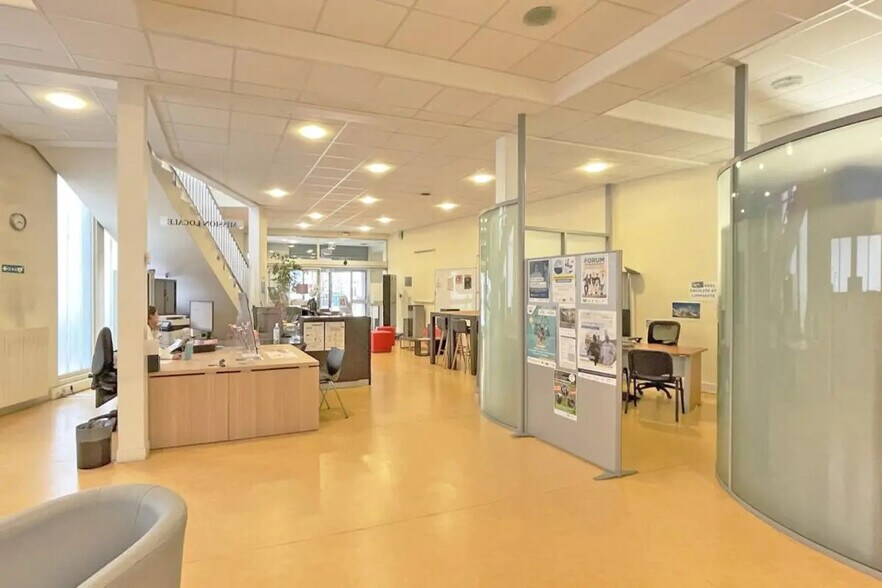 31 Avenue Marceau, Courbevoie à vendre - Hall d’entrée - Image 3 de 7