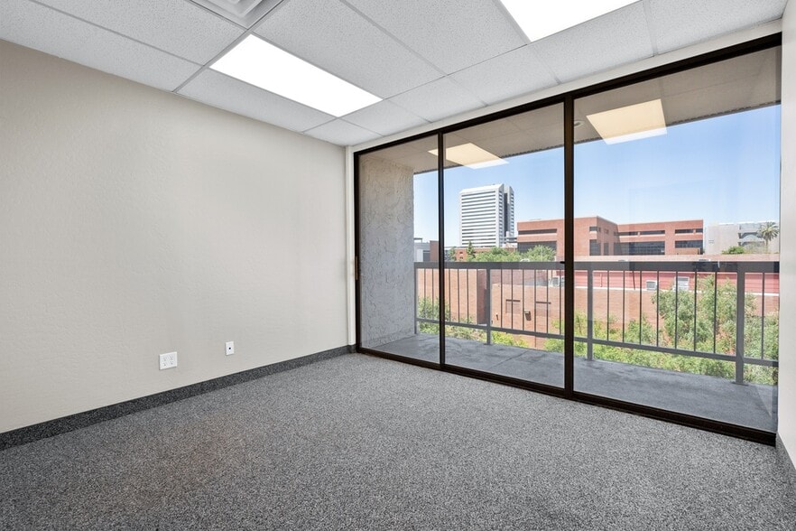 67 E Weldon Ave, Phoenix, AZ à louer - Photo intérieure - Image 3 de 9
