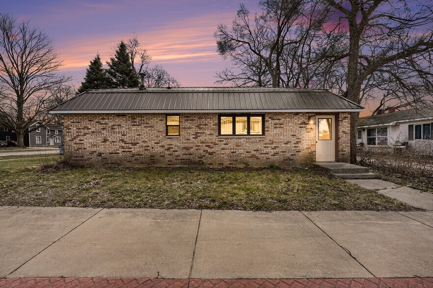 50 E Main St, Grant, MI for sale - Building Photo - Image 1 of 8