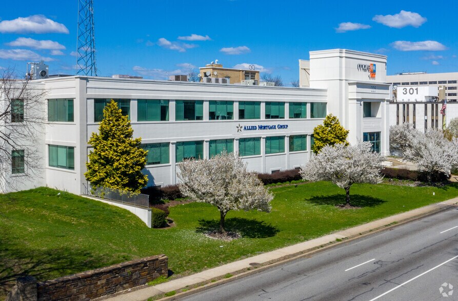 225 E City Ave, Bala Cynwyd, PA à louer - Photo du bâtiment - Image 2 de 6