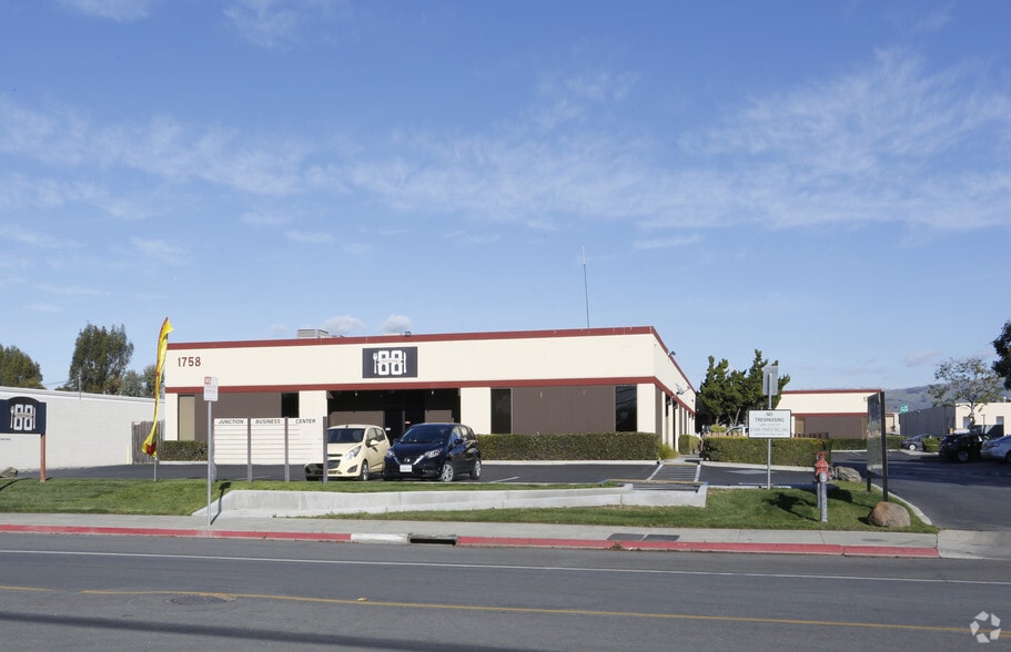 1758 Junction Ave, San Jose, CA à louer - Photo du bâtiment - Image 3 de 6