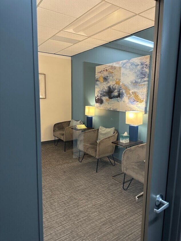 1750 112th Ave NE, Bellevue, WA for lease Interior Photo- Image 1 of 6