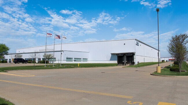 Plus de détails pour 555 Edinger Rd, Wentzville, MO - Industriel à louer