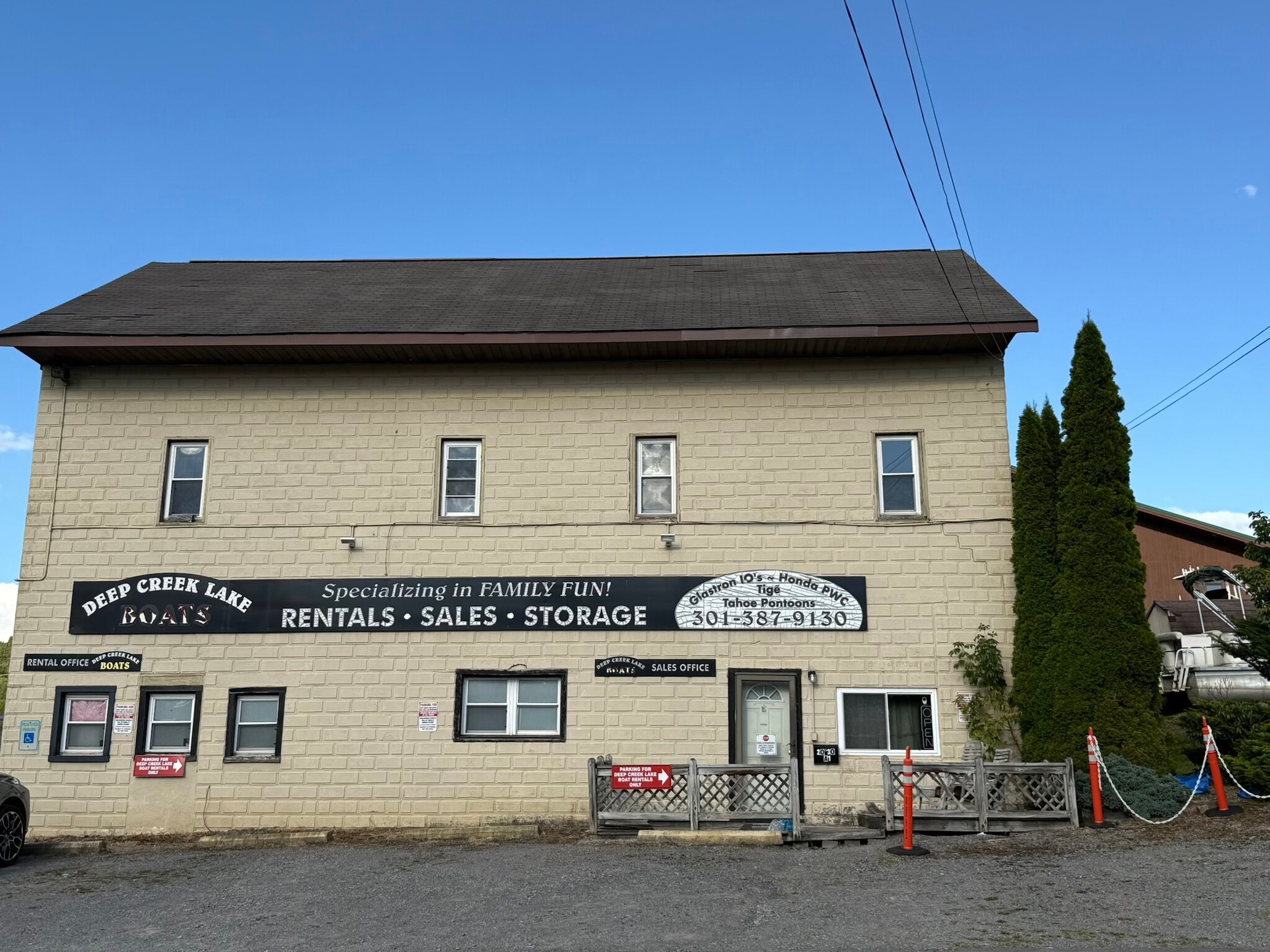 2020 & 2030 Deep Creek Drive portfolio of 2 properties for sale on LoopNet.ca Building Photo- Image 1 of 7