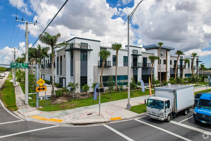 9101 SW 24th St, Miami, FL for lease - Building Photo - Image 2 of 6