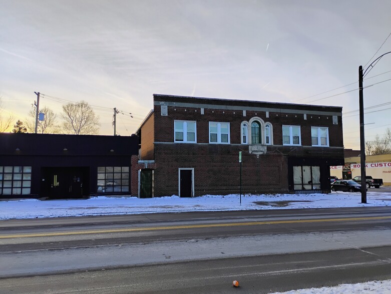14820-14840 Kercheval St, Detroit, MI à vendre - Photo du bâtiment - Image 3 de 16