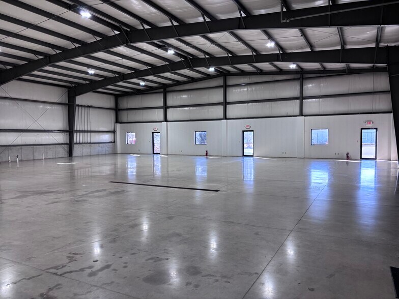 2785 Klondike Rd, West Lafayette, IN à louer - Photo du bâtiment - Image 2 de 9