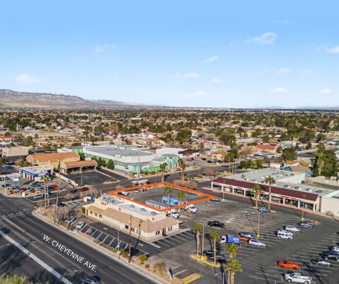 6010 Cheyenne Ave, Las Vegas, NV à louer - Photo du bâtiment - Image 2 de 3