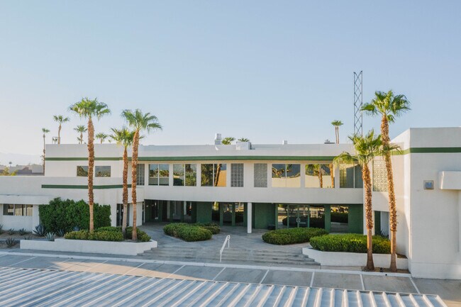 Plus de détails pour 42650 Melanie Pl, Palm Desert, CA - Plusieurs types d'espaces à louer