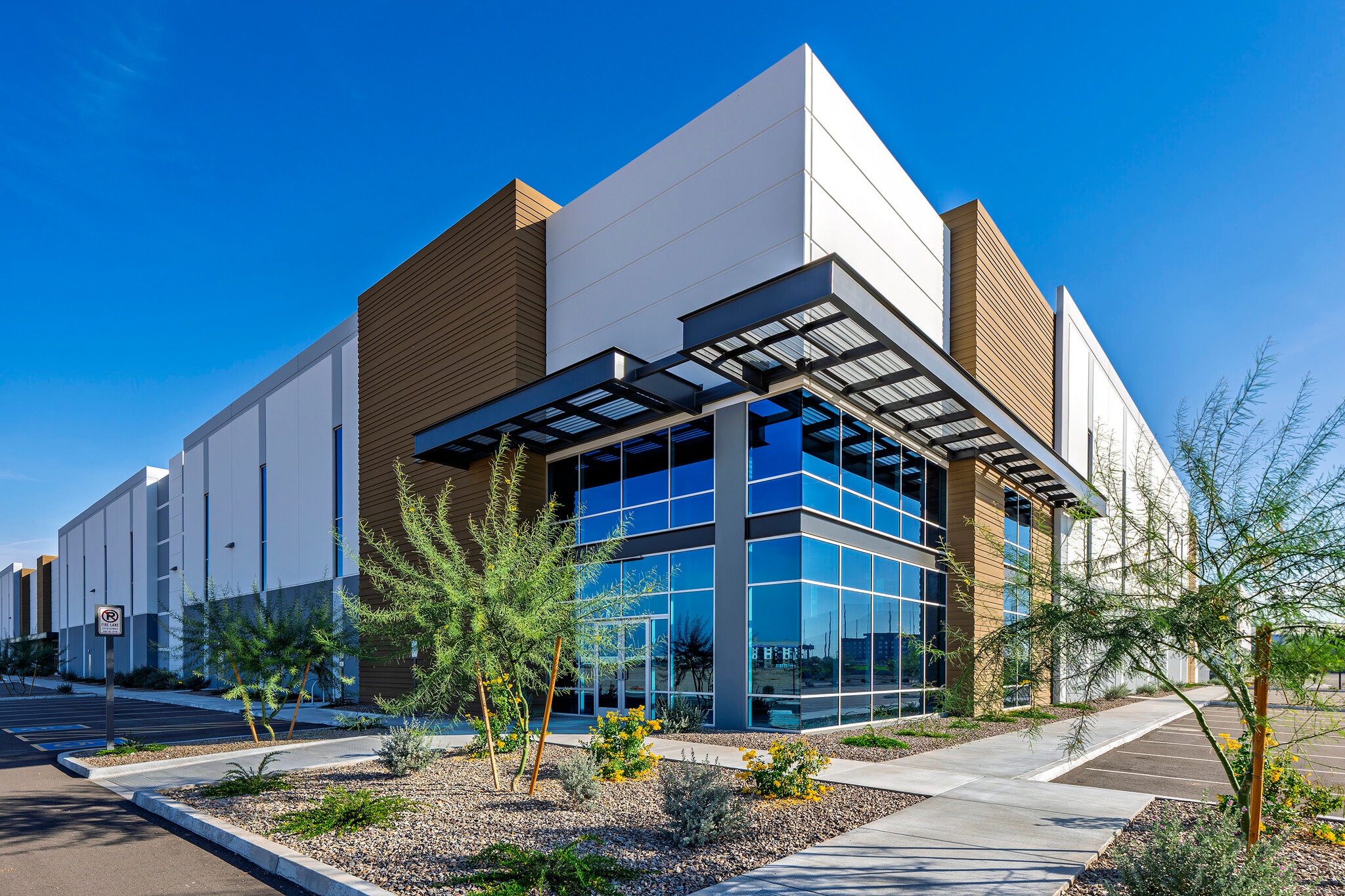 6071 N Ballpark Blvd, Glendale, AZ for lease Primary Photo- Image 1 of 26