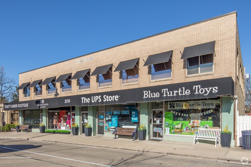 2306-2314 Far Hills Ave, Dayton, OH à louer - Photo du bâtiment - Image 2 de 4