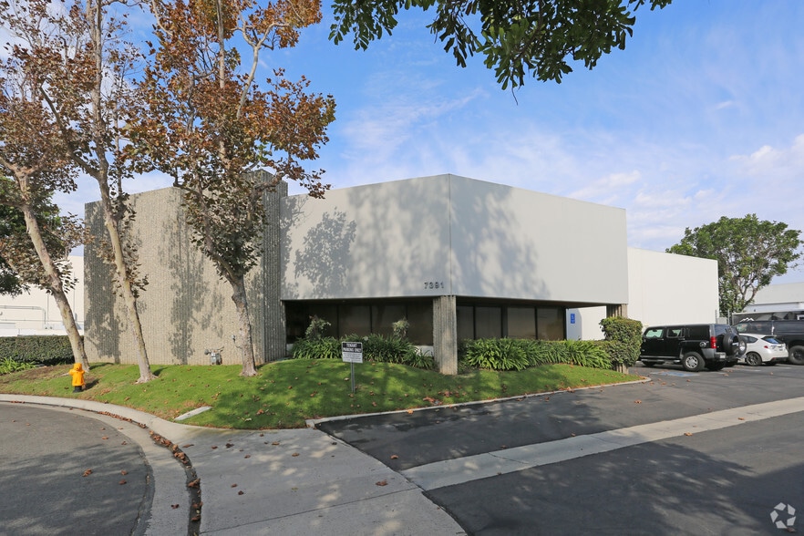 7391 Earl Cir, Huntington Beach, CA for lease - Building Photo - Image 2 of 4