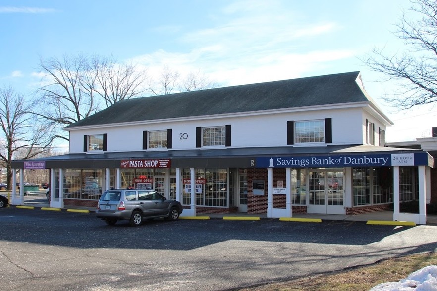 20 Church Hill Rd, Newtown, CT à vendre - Photo du bâtiment - Image 1 de 1