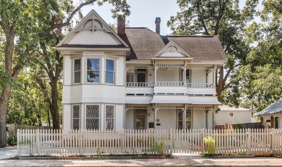 1301 E Cesar Chavez St, Austin, TX for sale - Primary Photo - Image 1 of 9