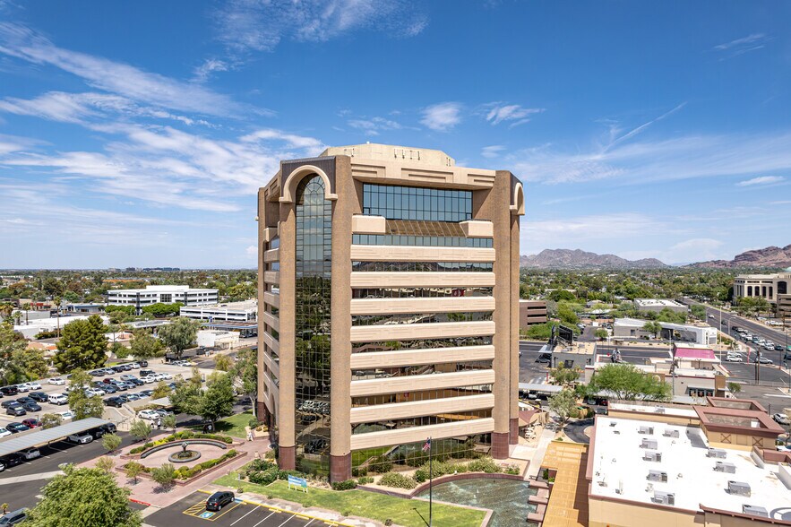 2800 N 44th St, Phoenix, AZ à louer - Photo du bâtiment - Image 3 de 12