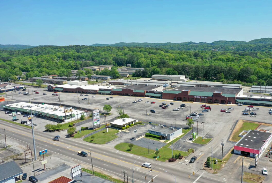 1671-1691 Center Point Pky, Birmingham, AL for lease Primary Photo- Image 1 of 52