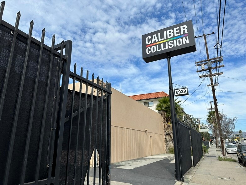 6929 Laurel Canyon Blvd, North Hollywood, CA for lease - Building Photo - Image 3 of 18