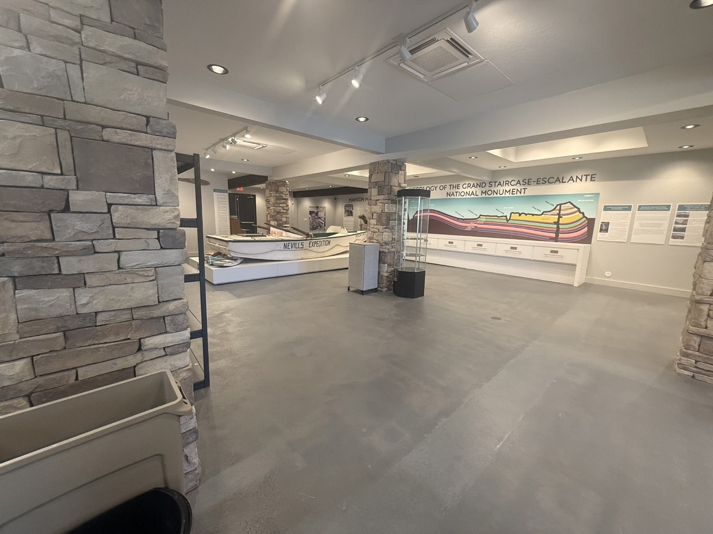 6 N Lake Powell Blvd, Page, AZ for sale Interior Photo- Image 1 of 3