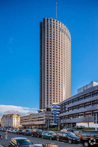 58 Boulevard Gouvion-Saint-Cyr, Paris for lease - Primary Photo - Image 1 of 4