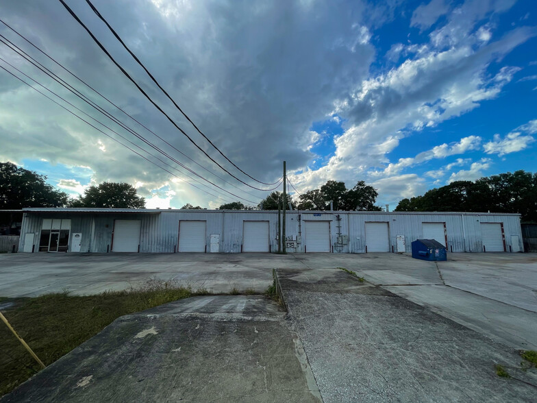 9610 norwood dr, Tampa, FL for lease - Building Photo - Image 3 of 20