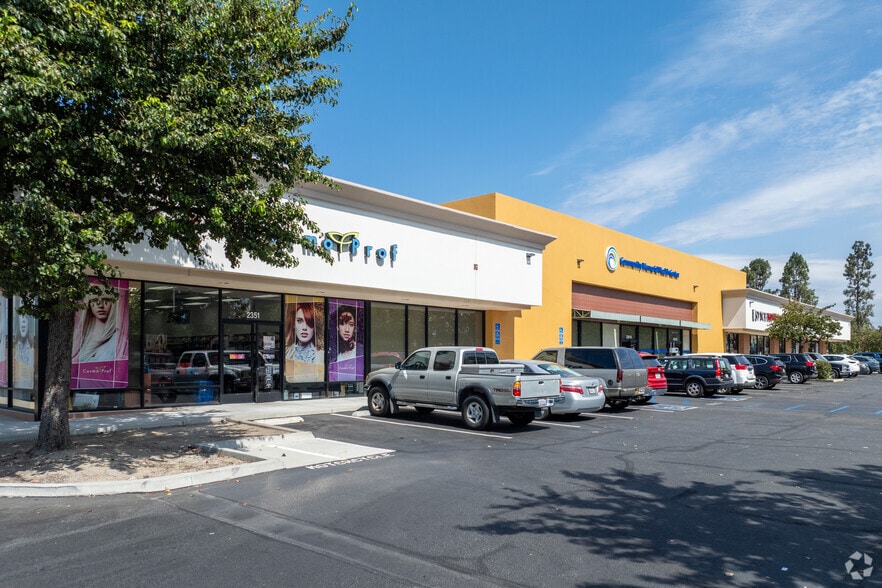 2351-2381 Vineyard Ave, Oxnard, CA for lease - Building Photo - Image 3 of 28