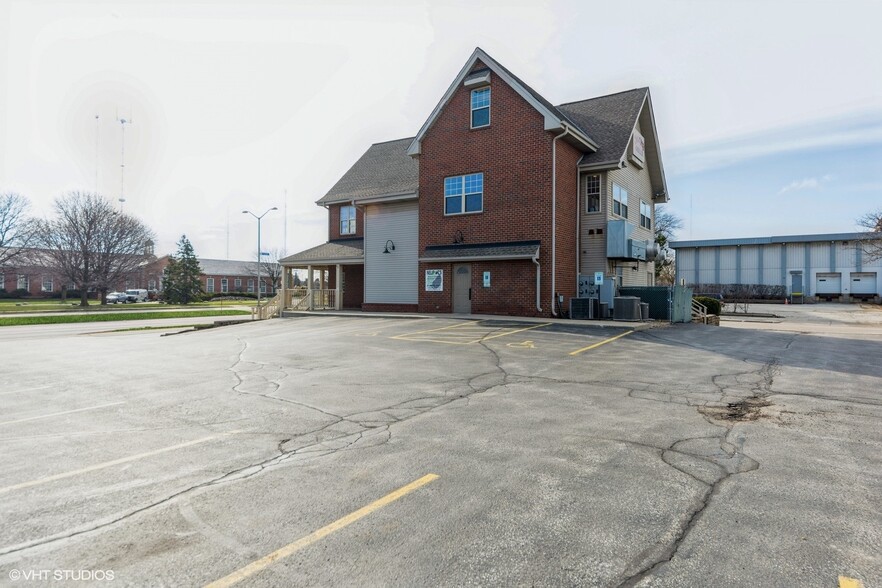 4629 N Port Washington Rd, Milwaukee, WI for sale - Building Photo - Image 3 of 28