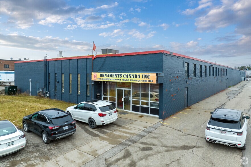 800 Supertest Rd, Toronto, ON à vendre - Photo principale - Image 1 de 1