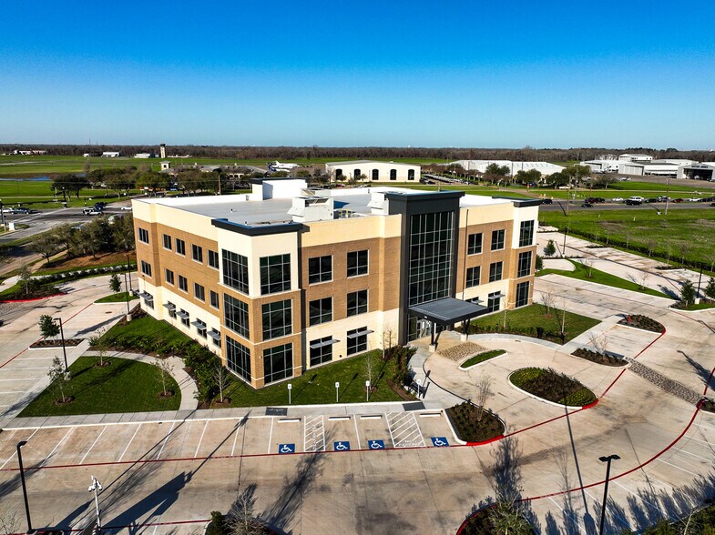1120 Imperial Blvd, Sugar Land, TX for lease - Building Photo - Image 2 of 5