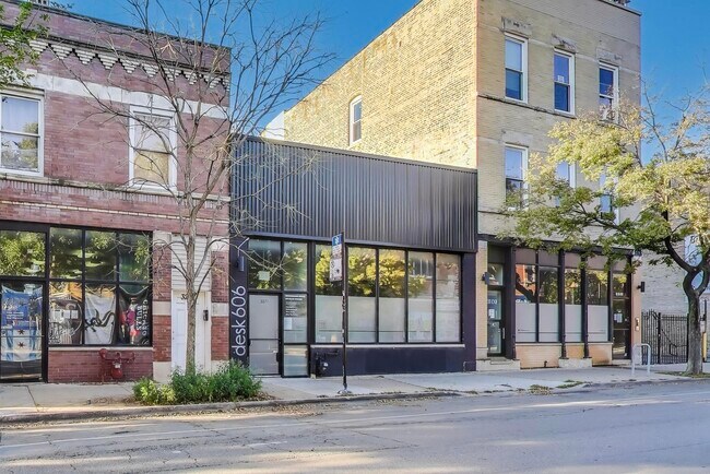 Plus de détails pour 3271 W Armitage Ave, Chicago, IL - Coworking à louer