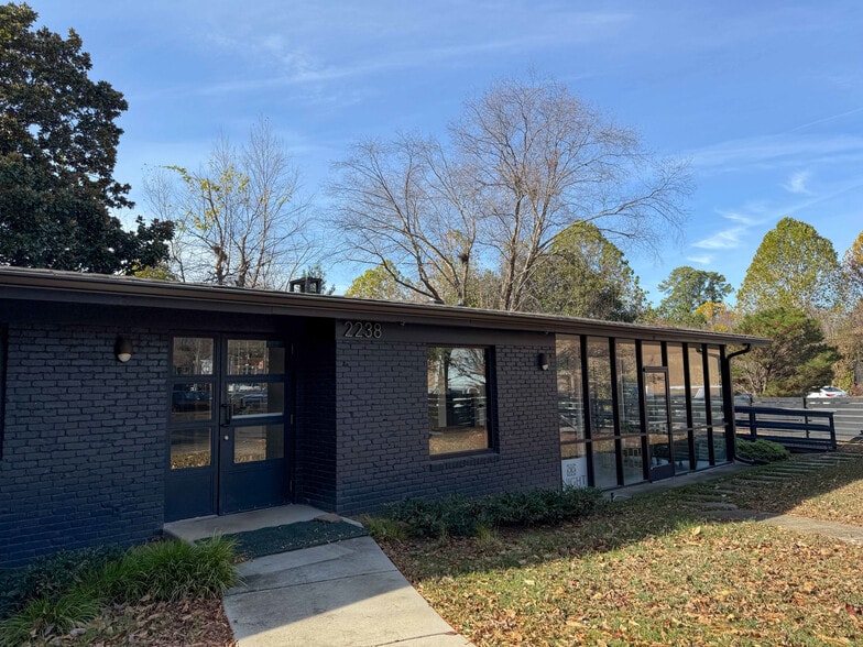 2242 Park Rd, Charlotte, NC for sale - Building Photo - Image 3 of 14