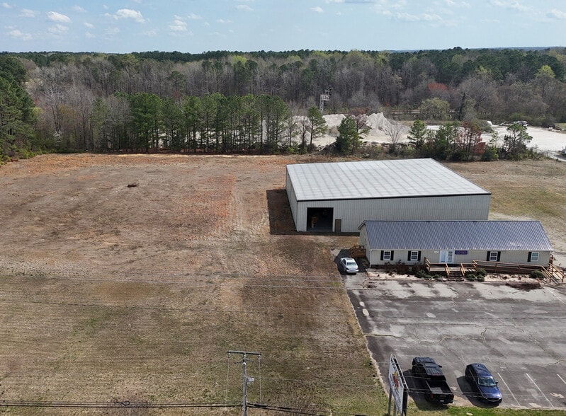 2421 N Wesleyan Blvd, Rocky Mount, NC à louer - Photo du bâtiment - Image 1 de 2
