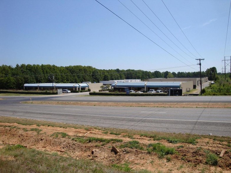 1001-1017 N Northeast Loop 323, Tyler, TX for lease - Primary Photo - Image 1 of 5
